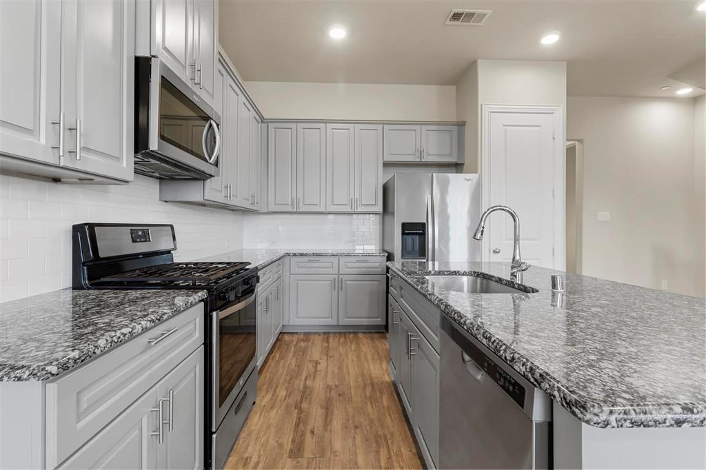 Wade Settlement Ph One - Residential Lease