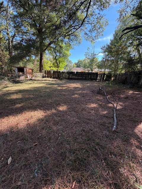 Tiny photo for 1915 Doris Street, Shreveport, LA 71108 (MLS # 21396987)