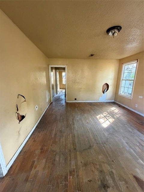 Tiny photo for 1915 Doris Street, Shreveport, LA 71108 (MLS # 21396987)
