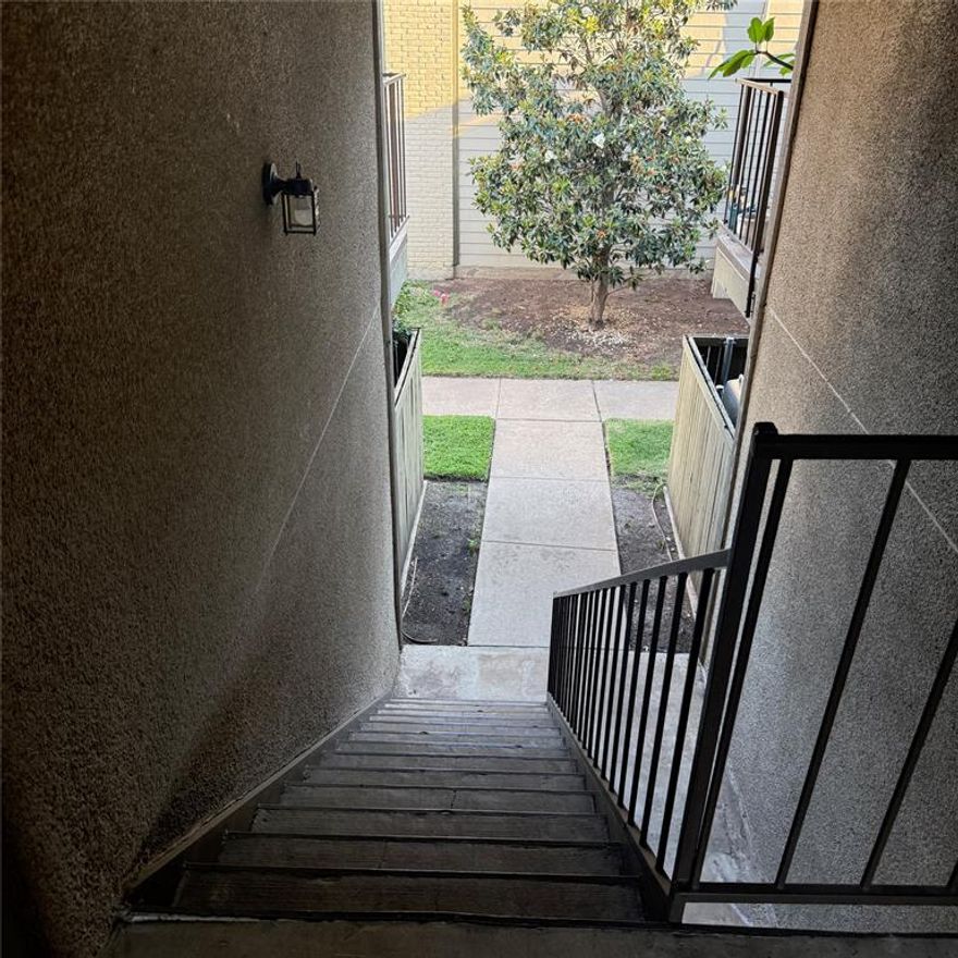 Not every property is turnkey… and that’s exactly the opportunity here.
Welcome to a blank canvas in the heart of North Dallas. Two bedrooms, two baths, two levels, and two separate entrances give you flexibility you just don’t find in most condos.
Yes, it needs work. But for the right buyer, that’s where the upside lives.
Whether you're an investor looking for your next project, a flipper ready to add value, or someone who wants to design a space exactly how you want it this is your chance to build equity instead of paying for someone else’s upgrades.
Set inside a gated community with a pool and strong rental appeal, this property is all about potential, location, and possibilities.