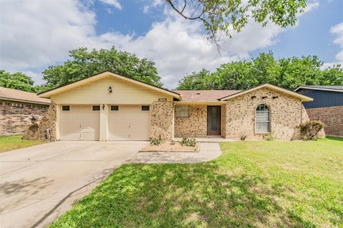 Photo of 733 Bluebonnet Drive, Hurst, TX 76053 (MLS # 21263406)