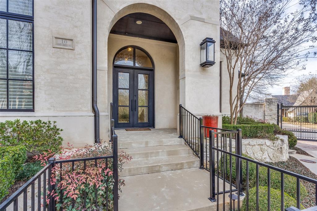 10 Abbey Creek Way
