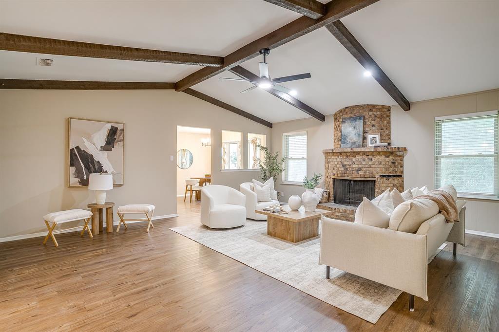105 Lakeway Drive