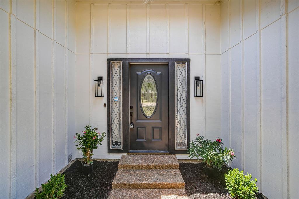 105 Lakeway Drive