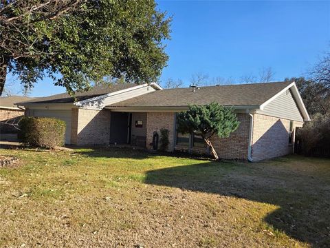 A home in Benbrook