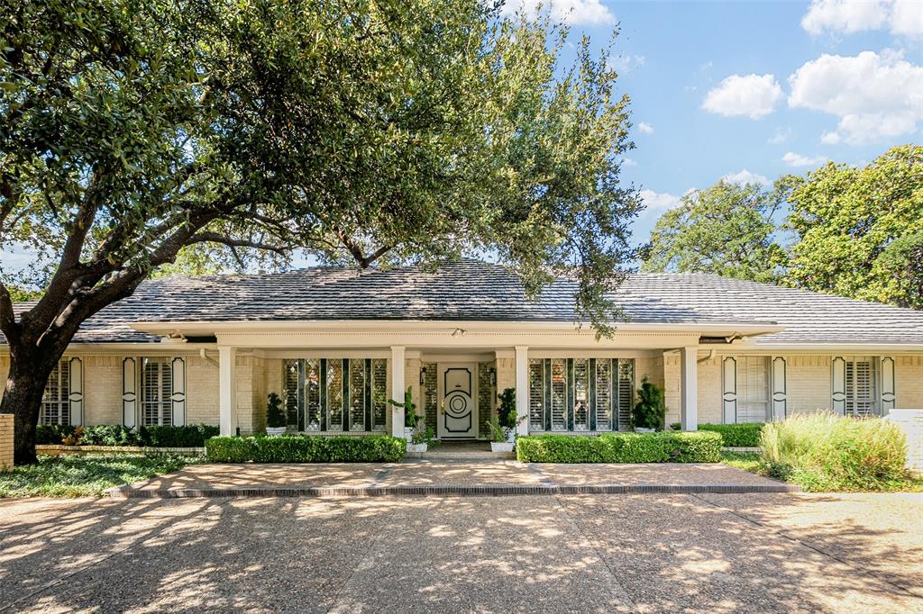 Photo of 5531 Pebblebrook Drive, Dallas, TX 75229 (MLS # 21390201)