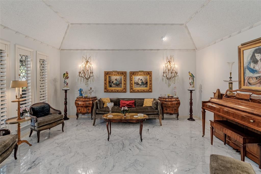 5531 Pebblebrook Drive