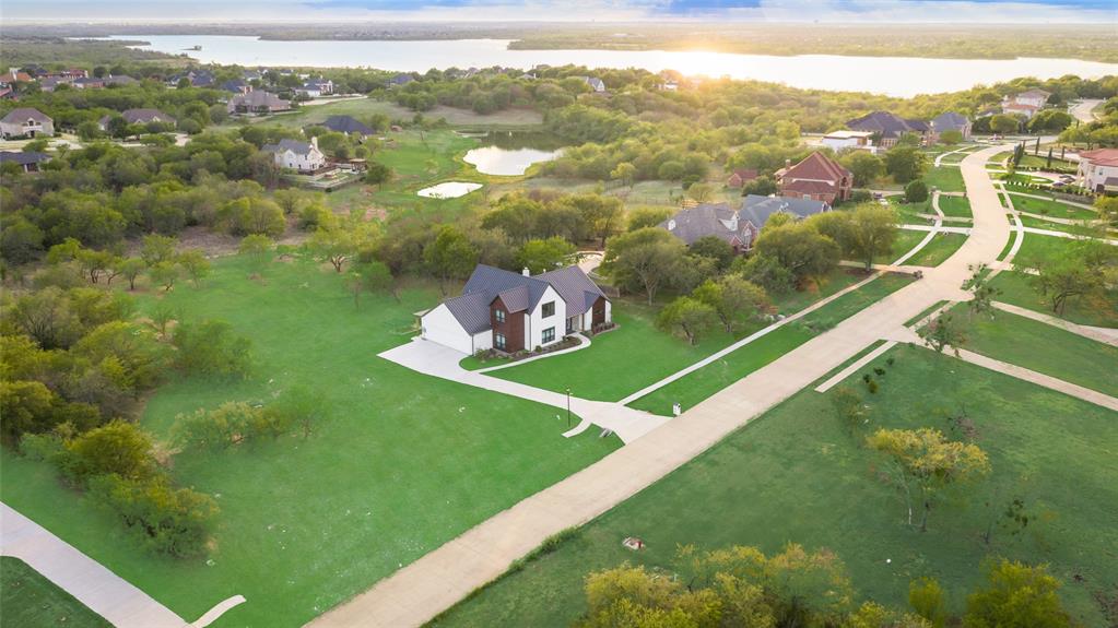 1016 Mallard Pointe Drive