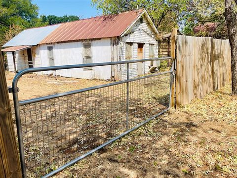 304 Ohio Avenue Graham TX 76450