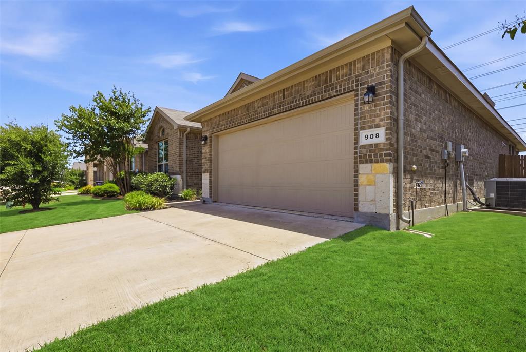 908 Nelson Place