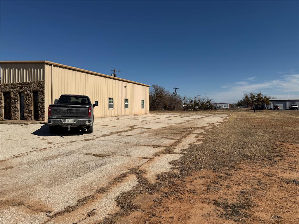 S Treadaway & Indust Blvd - Commercial Sale