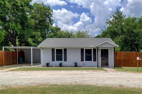 Single Family Residence in Bowie TX 204 Mill Street.jpg