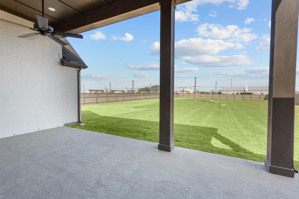 2116 Roaming Trail