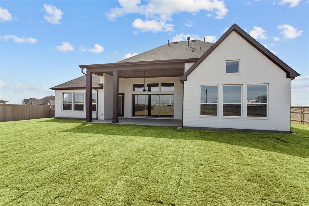 2116 Roaming Trail