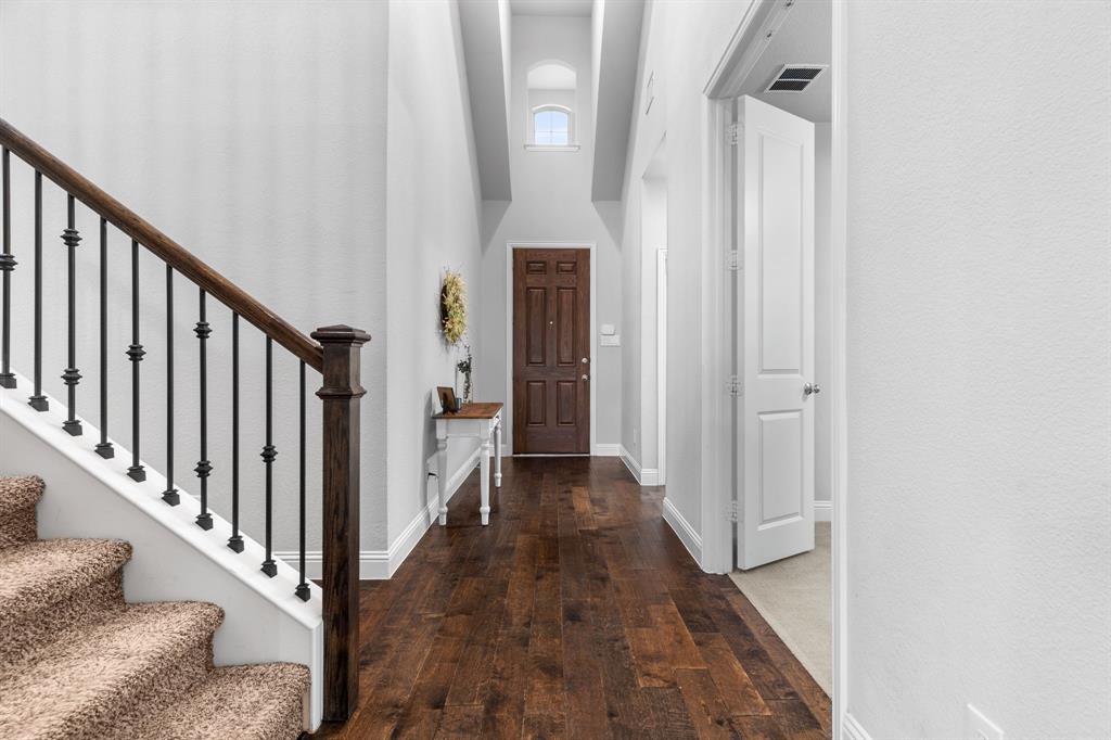 7916 Lewisville Lane