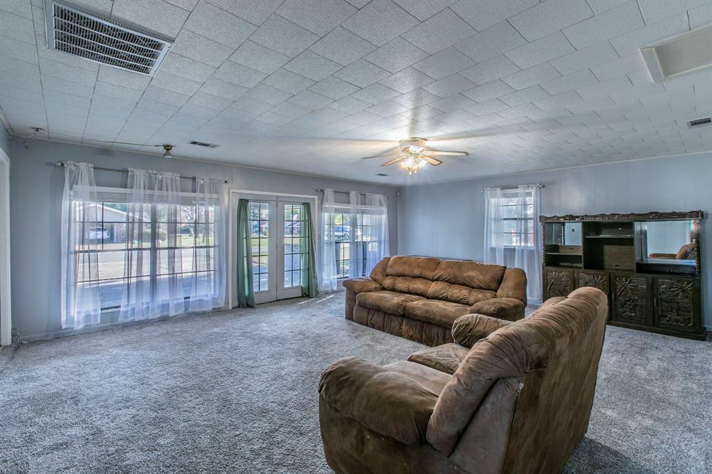 615 E Jacinto Street