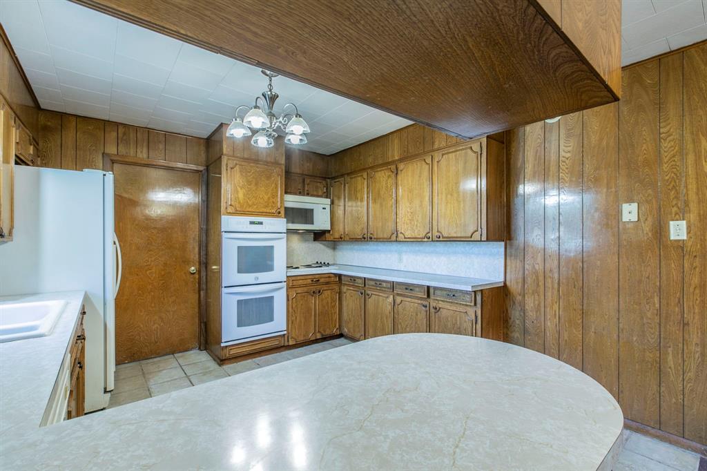 615 E Jacinto Street