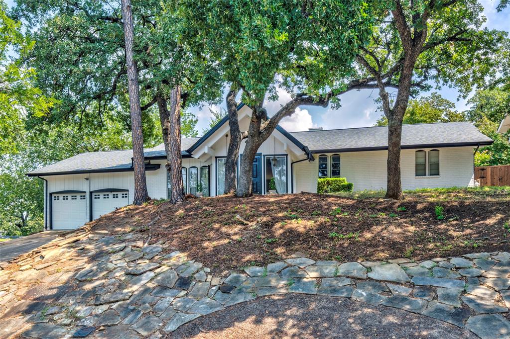 2804 Oak Cliff Lane