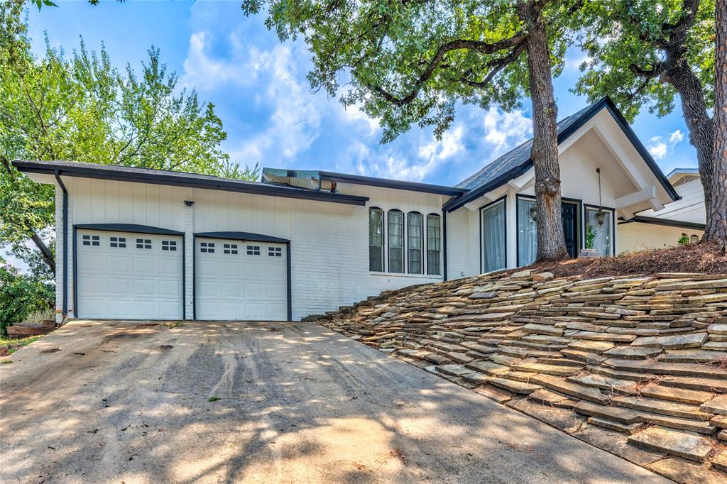 2804 Oak Cliff Lane