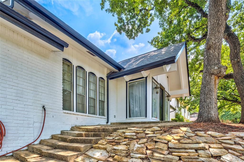 2804 Oak Cliff Lane