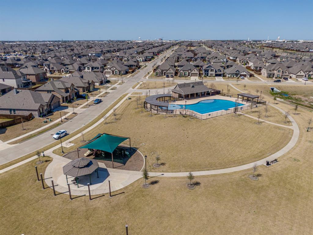 512 Country Meadows Boulevard