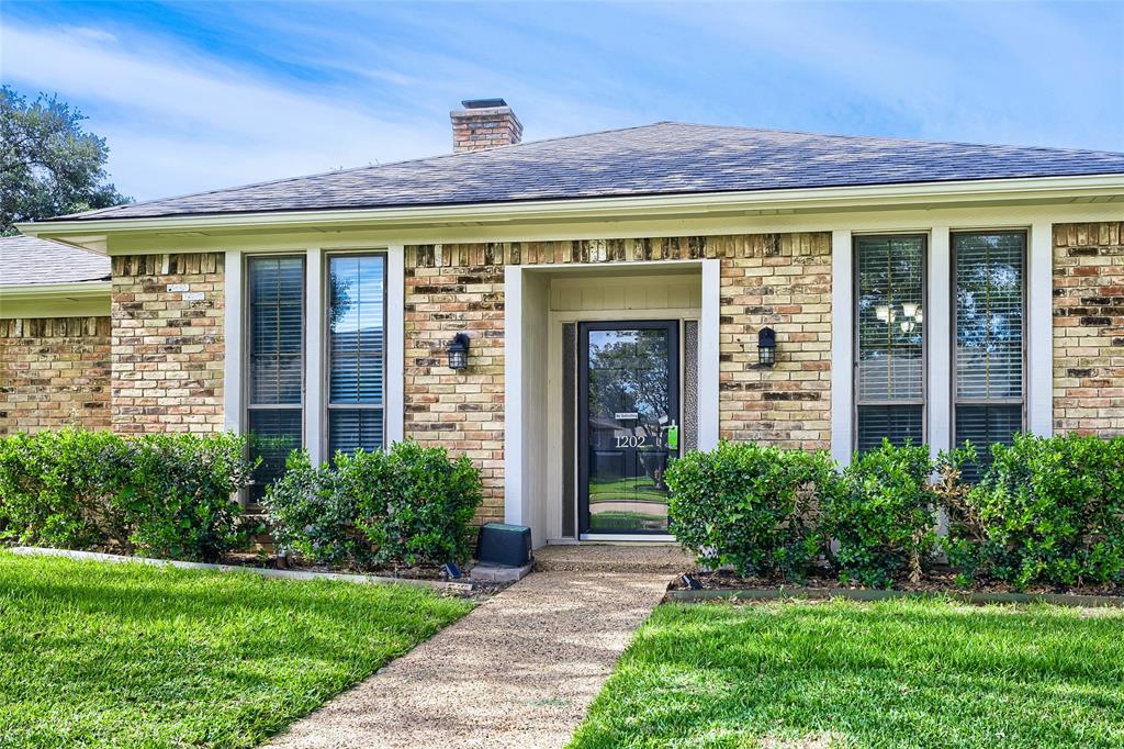 1202 E Berkeley Drive