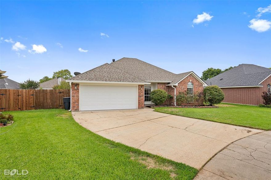 Wonderful 3 bedroom 2 bath Bossier City home just minutes from shopping, entertainment and Barksdale AFB. New roof in 2020, Large fenced backyard located on a cul-de-sac. Stainless appliance in kitchen, hard surface counter tops, pantry and kitchen island. Don't miss out.