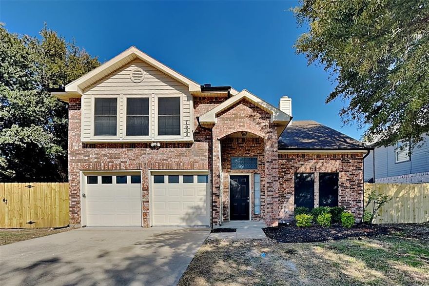 Charming 3 bed, 2.5 bath 1,820 sq ft home in Fort Worth! Open kitchen concept with updated counters. Primary suite with attached bathroom. Spacious backyard, great for gatherings! Pets accepted on a case by case basis. Additional admin fees apply. The Fireplace is decorative. Schedule your showing today! This home is as-is.  

This home may be located within a Homeowners Association (HOA) community. If so, residents will be responsible for adhering to all HOA rules and regulations. Please contact your agent or landlord's agent for more information.