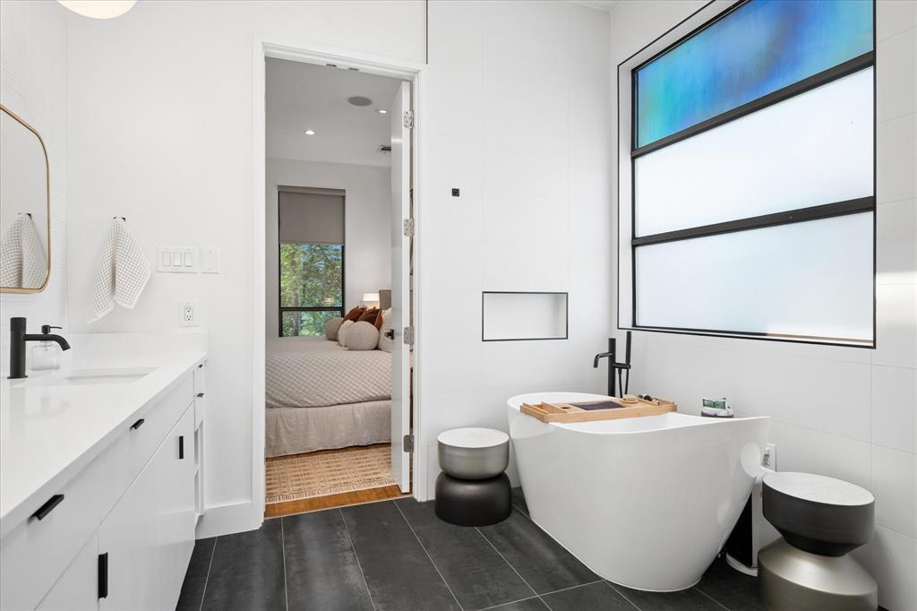 Trinity Twnhms - Residential