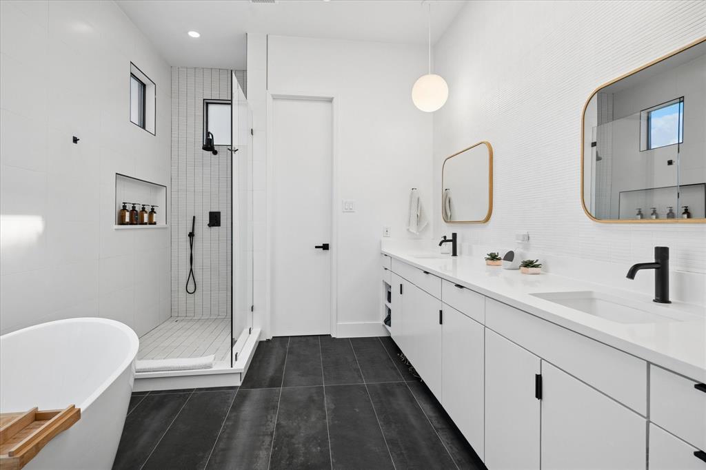 Trinity Twnhms - Residential