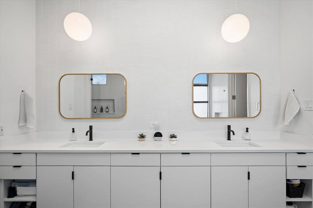 Trinity Twnhms - Residential