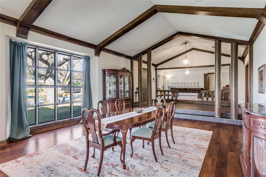 1213 Greenbriar Lane