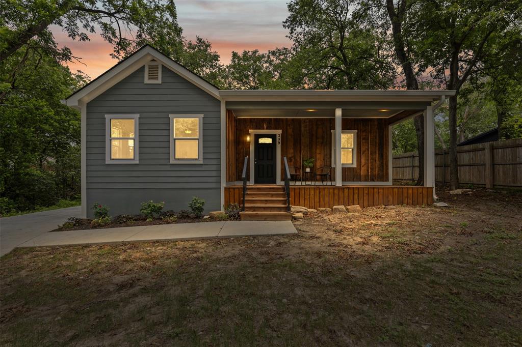 309 Soward Avenue