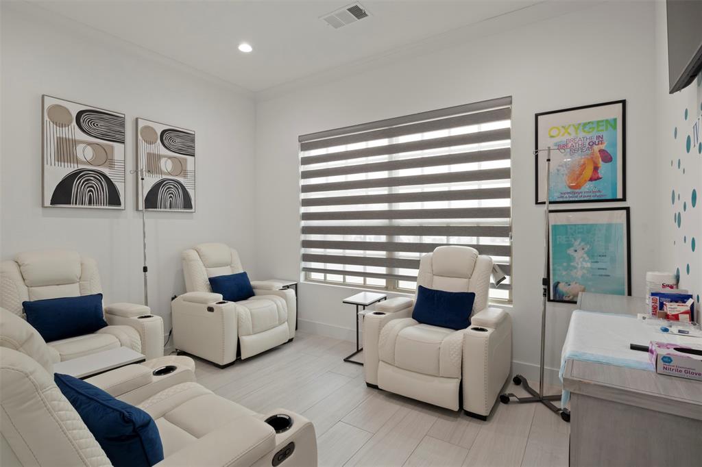 2681 Macarthur Boulevard 205