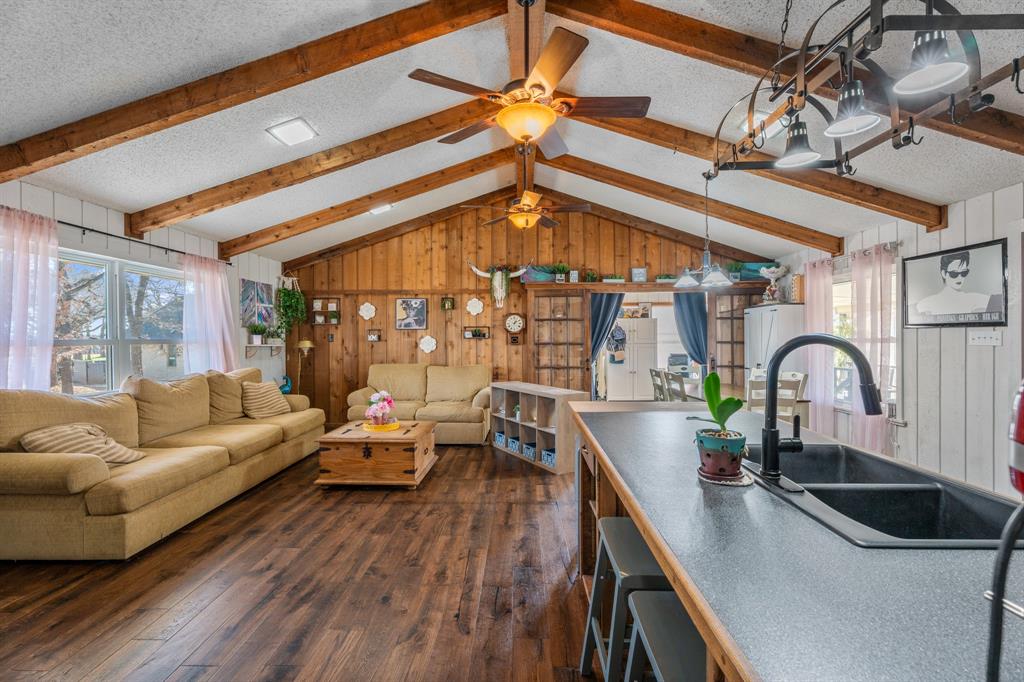 Decordova Bend Estate - Residential