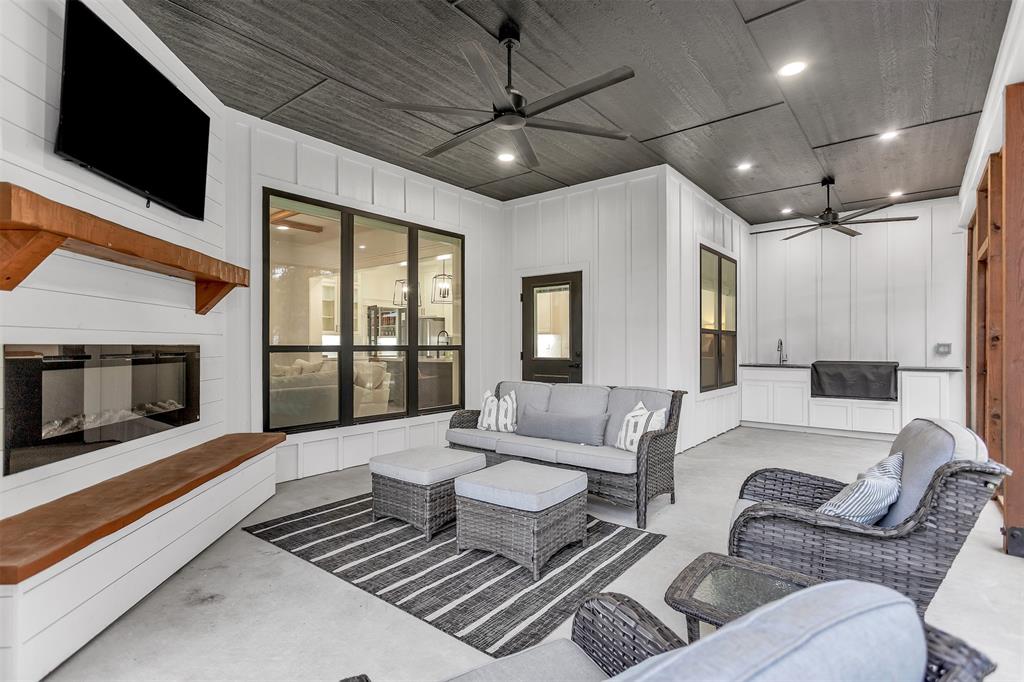 303 County Road 2462