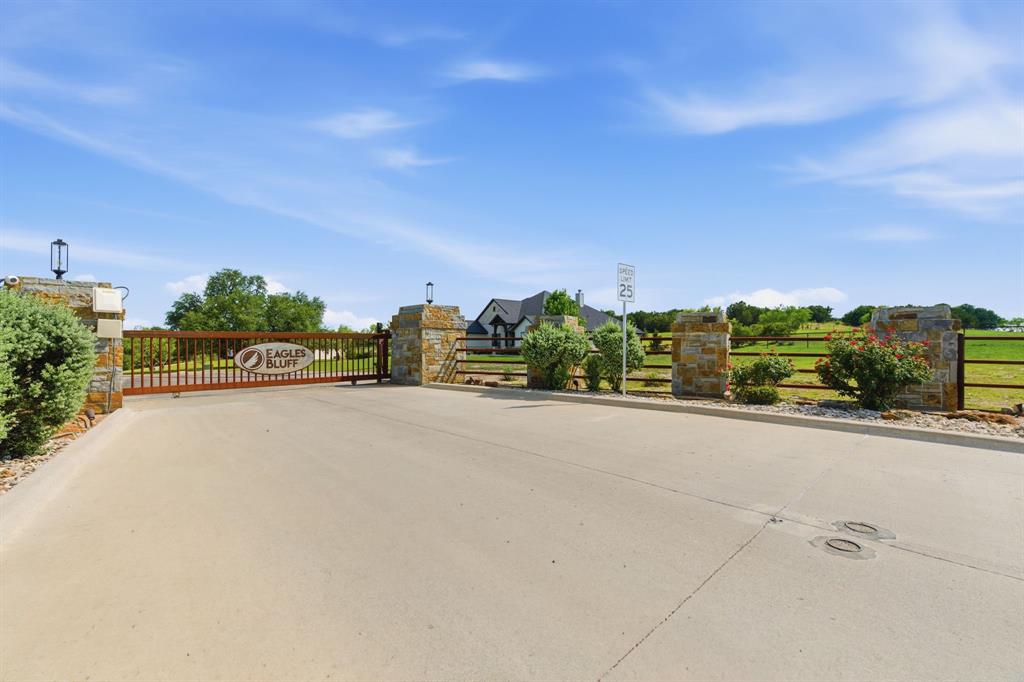 1025 Sky Road