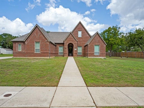 Photo of 8301 Woods Lane, North Richland Hills, TX 76182 (MLS # 21408148)