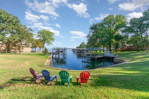Photo of 355 Beachside Drive, Trinidad, TX 75163 (MLS # 21025235)