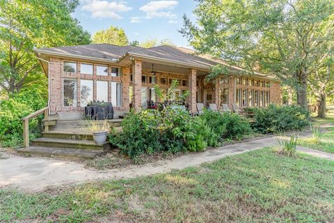 Tiny photo for 355 Beachside Drive, Trinidad, TX 75163 (MLS # 21025235)