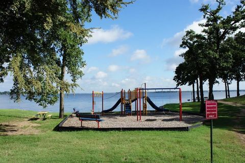 Tiny photo for 355 Beachside Drive, Trinidad, TX 75163 (MLS # 21025235)