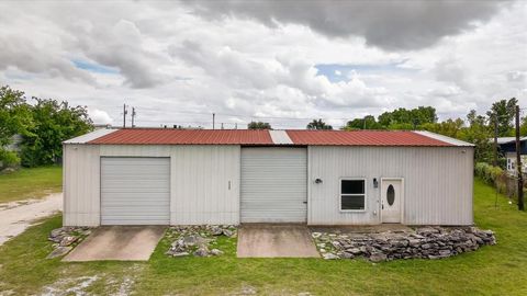 721 Comanche Cove Drive Granbury TX 76048