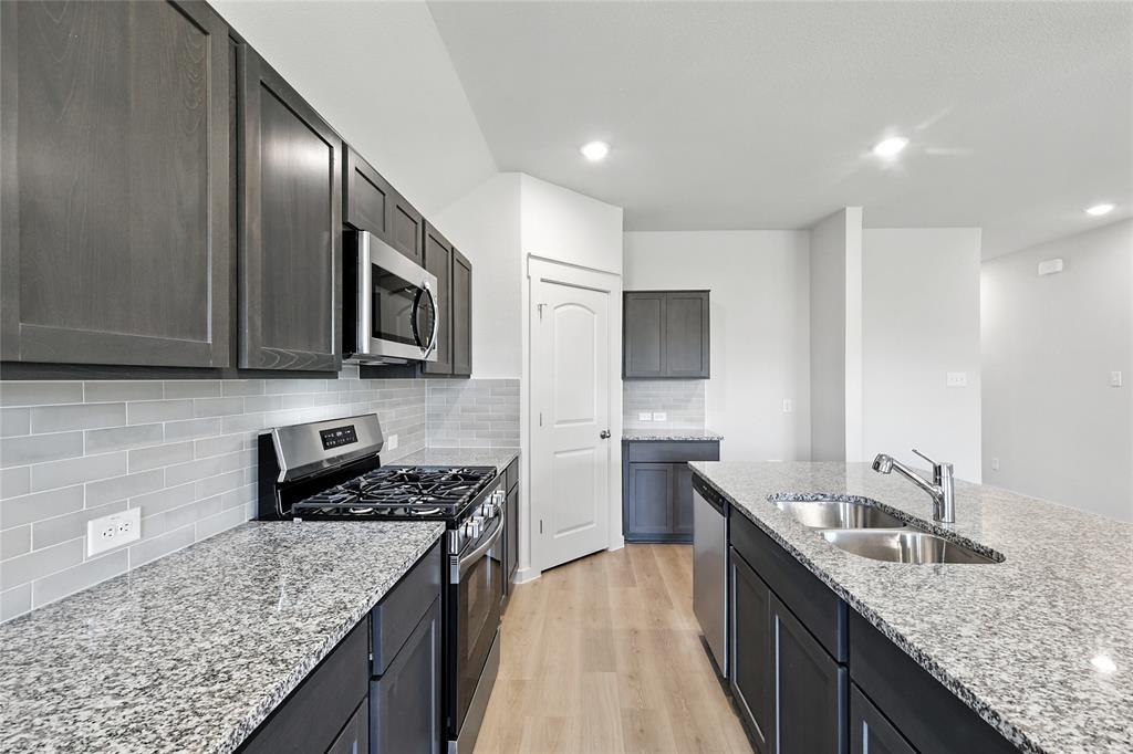 1795 Gleasondale Place