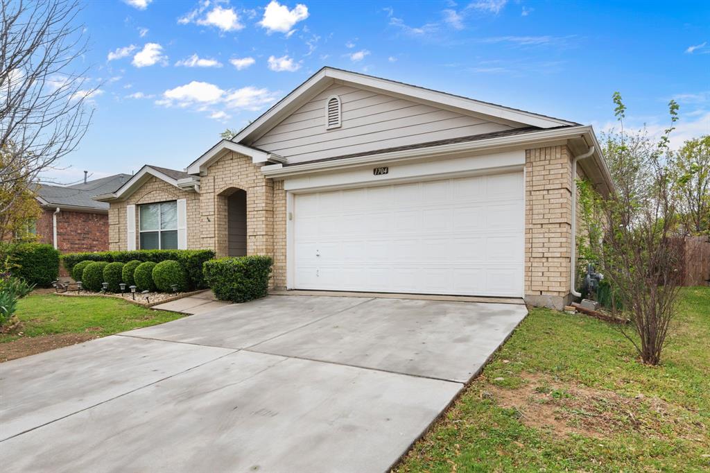 1704 Little Deer Lane