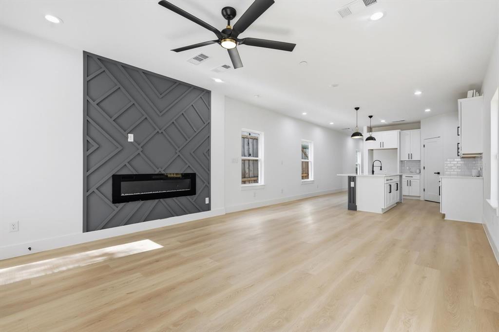 lincoln Manor - Residential