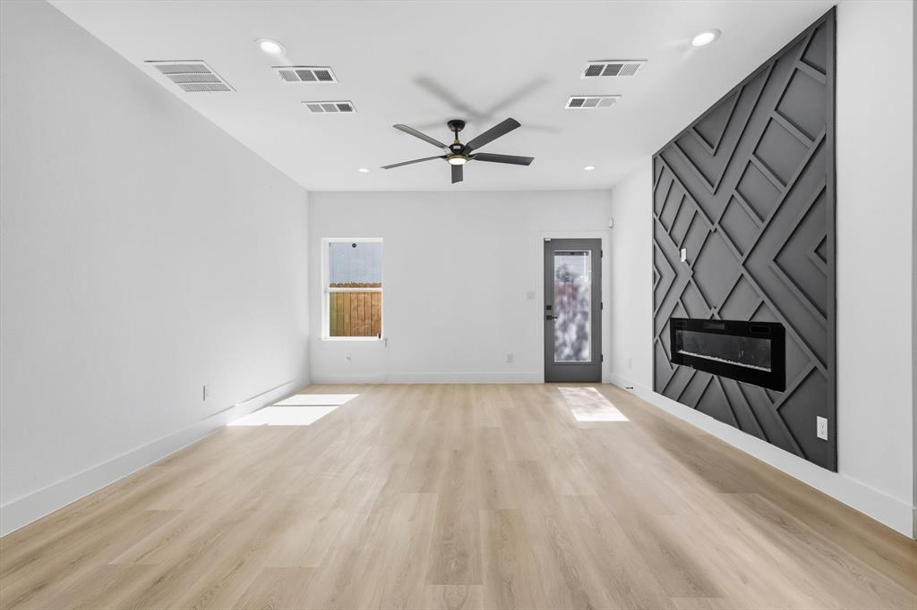 lincoln Manor - Residential