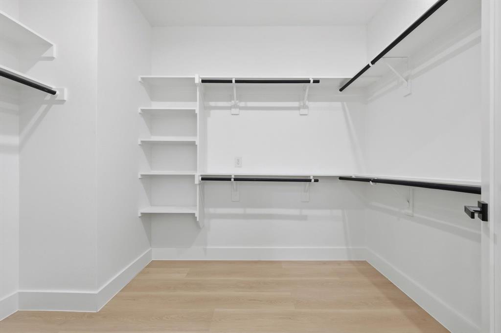 lincoln Manor - Residential