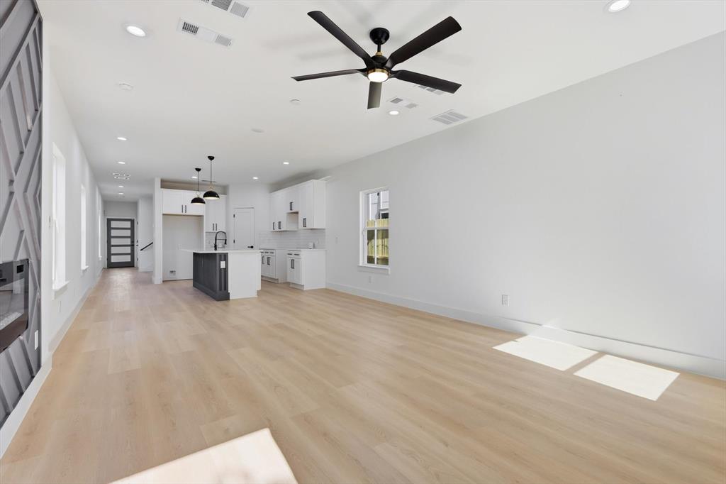 lincoln Manor - Residential