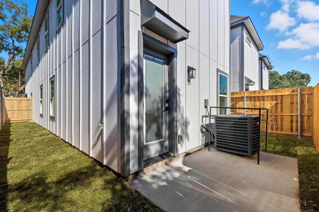 lincoln Manor - Residential