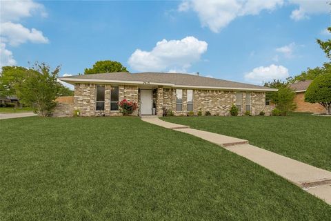 Photo of 2613 Flagstone Drive, Plano, TX 75075 (MLS # 21238056)